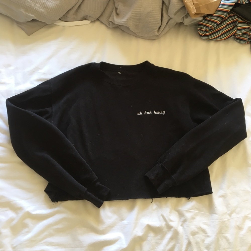 black ‘uh huh honey’ cropped sweater